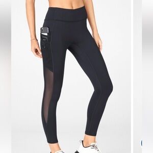 Fabletics Women's Black Mid-Rise 7/8 Leggings